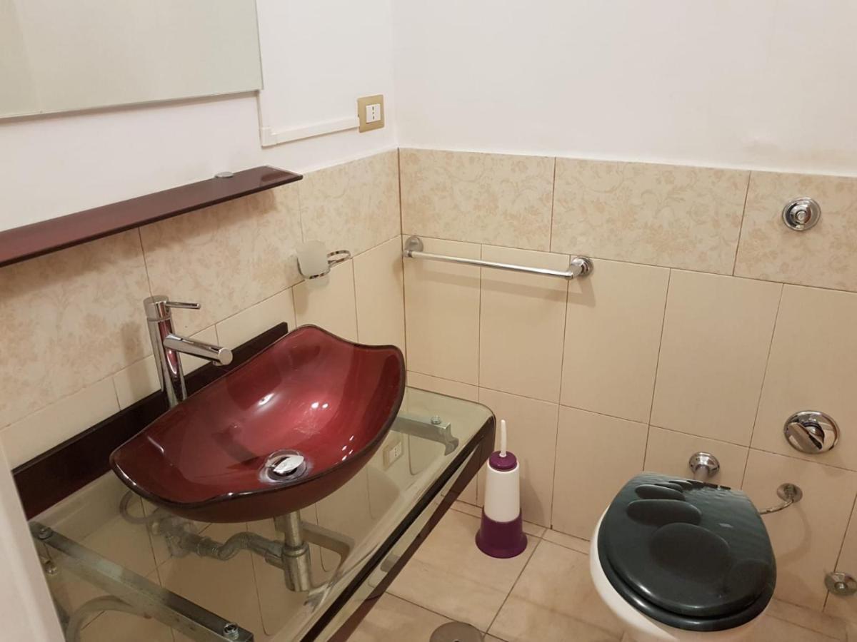 Domus Ubaldi Acomodação com café da manhã  *